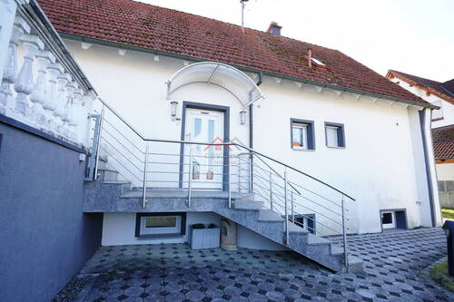 Außenansicht Hauseingang - 