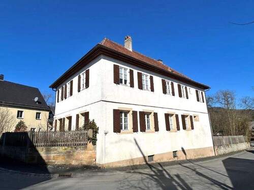 Außen - 6 Zimmer Einfamilienhaus in Mainleus