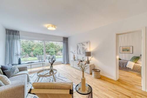 Weitere Ansicht Wohnzimmer - 7 Zimmer Einfamilienhaus zum Kaufen in Berlin-Staaken