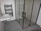 Bad mit ebenerdiger Dusche - 