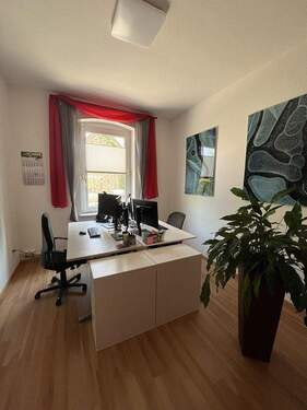 Büroraum 1 - Büroraum - All-in-Miete - 250,00 EUR Kaltmiete,