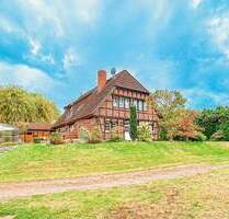 LÄNDLICHER WOHNTRAUM MIT WEITBLICK - FACHWERKHAUS, HISTORISCHE SCHEUNE & WEIDEFLÄCHEN - Hollenstedt Emmen