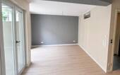 Lichtdurchflutetes Wohnzimmer - 3 Zimmer Etagenwohnung zum Kaufen in Berlin