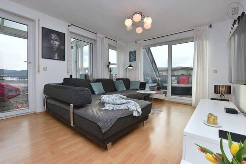 Bild1 - Modern möblierte, sonnige Wohnung mit Balkon und Wintergarten in Stuttgart Untertürkheim