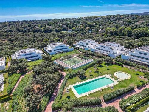 1 - Elegante Erdgeschosswohnung in La Reserva de Sotogrande, Terrasse, Pool und Top-Ausstattung