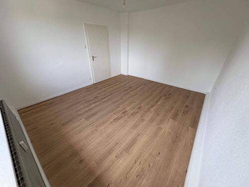 Wohnzimmer - Bild 2 - 2 Zimmer Etagenwohnung zur Miete in Duisburg