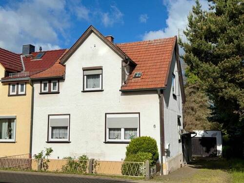 Straßenfront - Wohnen am Ortsrand von Gotha - 120.000,00 EUR Kaufpreis, ca.  85,00 m² Wohnfläche