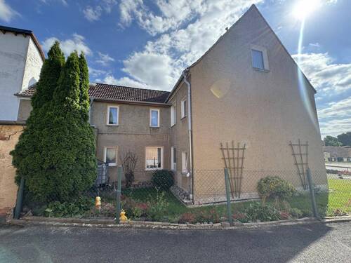 hintere Hausansicht - 6 Zimmer Einfamilienhaus in Heideland OT Königshofen