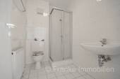 Badezimmer mit Dusche - 