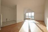 Wohnbereich mit Küche und Balkon (1) - Etagenwohnung mit 43,80 m² in Dresden zur Miete