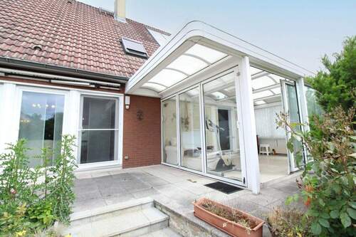 Terrasse mit Wintergarten - Einfamilienhaus mit 220,30 m&sup2; in Braunschweig zum Kaufen