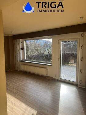 Wohnzimmer mit Zugang Terrasse - 