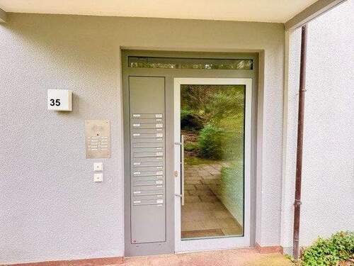 Haustür - 3 Zimmer Etagenwohnung zum Kaufen in Kronberg