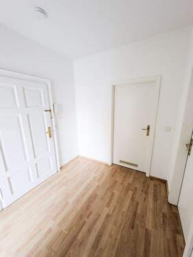 Flur 1 - 2 Zimmer Etagenwohnung zur Miete in Görlitz