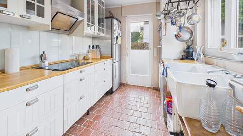 Küche mit Austritt in den Garten - Einfamilienhaus mit 200,00 m&sup2; in Wachtberg zum Kaufen