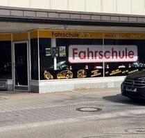 Großes, präsentes Ladenlokal auf zwei Ebenen direkt an der Hauptstraße - Achern