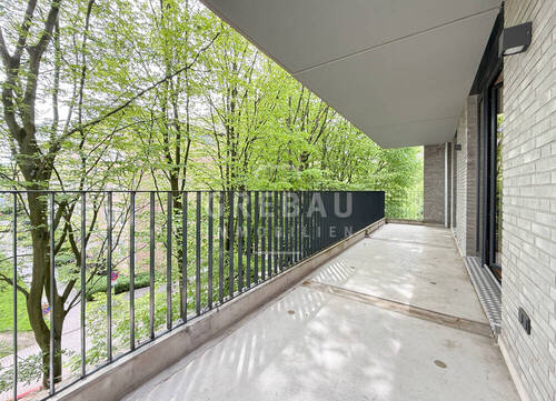 großer Balkon mit Blick ins Grüne - 3 Zimmer Etagenwohnung in Hamburg