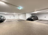 Tiefgarage mit Stellplätzen - 