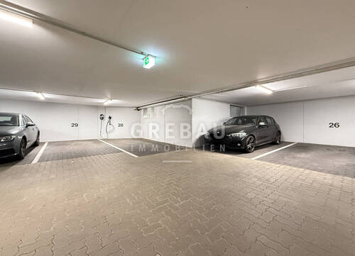 Tiefgarage mit Stellplätzen - 