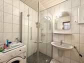 Badezimmer mit Dusche - 