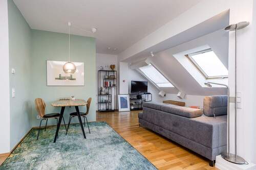 Wohn- und Essbereich - 2 Zimmer Etagenwohnung zum Kaufen in Berlin