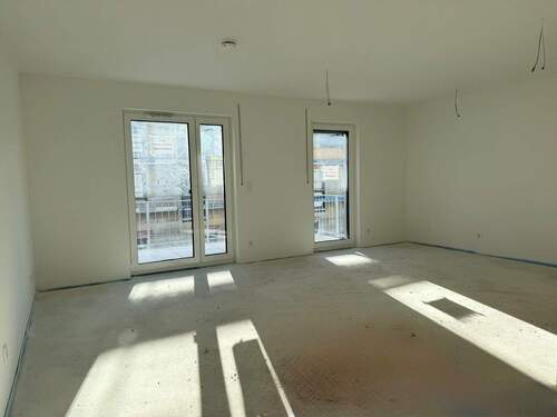 Wohnzimmer Rohbau - 4 Zimmer Etagenwohnung zum Kaufen in Nürnberg