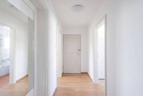 Flur geleert - 2 Zimmer Etagenwohnung in München