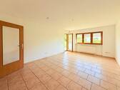 Wohnzimmer - Terrassenwohnung mit 83,00 m&sup2; in Murnau am Staffelsee zum Kaufen