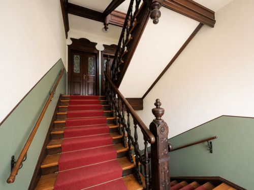 Treppenhaus - 4 Zimmer Etagenwohnung zum Kaufen in Leipzig