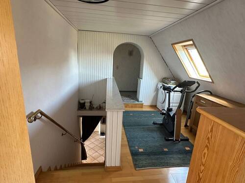 großzügiger Flur im Obergeschoss (hintere Whg) - 
