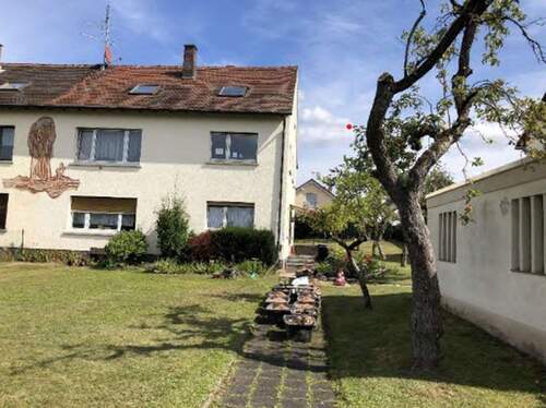 Vorderansicht rechte Hälfte - 2 Zimmer Mehrfamilienhaus, Wohnhaus in Sulzbach