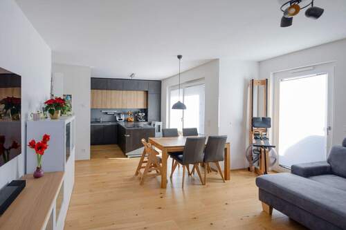 Wohn- und Esszimmer - 4 Zimmer Etagenwohnung zum Kaufen in Vaterstetten