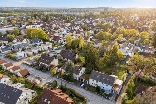 Drohnenansicht - 7 Zimmer Mehrfamilienhaus, Wohnhaus zum Kaufen in Puchheim / Puchheim-Bahnhof