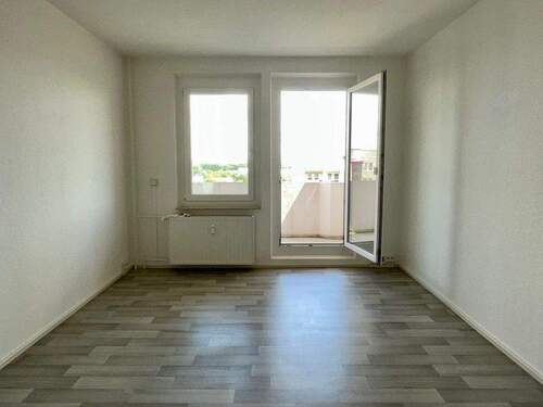Wohnzimmer - Beispielbild - Etagenwohnung mit 65,00 m&sup2; in Meißen zur Miete