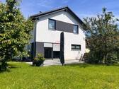 Außenansicht vom Garten - 5 Zimmer Einfamilienhaus zum Kaufen in Tuttlingen
