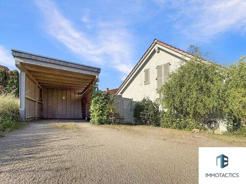 Carport und Stellplätze - 