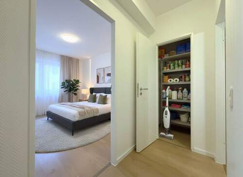 Flur / Abstellk. (KI möbliert) - 