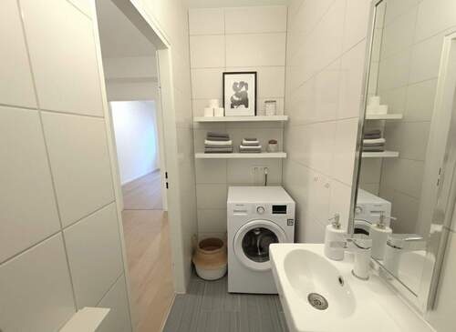 Gäste-WC 1 (KI möbliert) - 