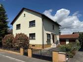 Ansicht - Gepflegtes, freistehendes Zweifamilienhaus mit Potenzial und großem Grundstück in Leimen-St. Ilgen.