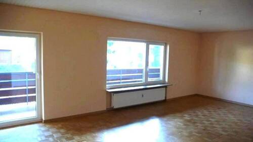 Wohnzimmer - 3 Zimmer Etagenwohnung zur Miete in Brunnthal-Hofolding