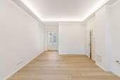 Wohnzimmer - Bezugsfertige 4-Zimmer Eigentumswohnung mit 2 Balkonen