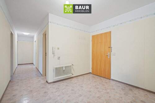 Flur - 3 Zimmer Etagenwohnung in Weingarten