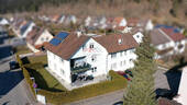 Luftaufnahme Blick Terrasse und Balkon - Attraktives Mehrfamilienhaus mit fünf Wohneinheiten und großzügigem Garten in idyllischer Lage von Tuttlingen-Möhringen