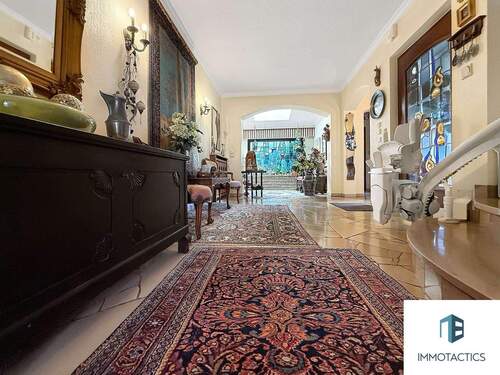 Foyer EG - 9 Zimmer Einfamilienhaus zum Kaufen in Kirchberg (Hunsrück)