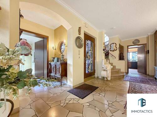 Foyer EG - 9 Zimmer Einfamilienhaus in Kirchberg (Hunsrück)