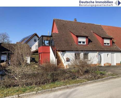 Hausansicht - Idylllisch im Grünen - 199.000,00&nbsp;EUR Kaufpreis, ca.&nbsp; 102,00&nbsp;m&sup2;&nbsp;Wohnfl&auml;che