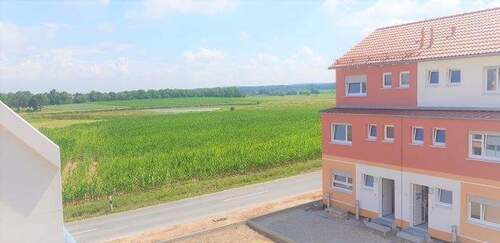 Blick aus Dachterrasse - Reihenmittelhaus mit 137,00 m&sup2; in Adelsdorf zur Miete