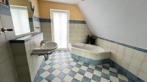 Bild 4 - Einfamilienhaus mit 210,00 m&sup2; in Markt Taschendorf Umgebung zum Kaufen