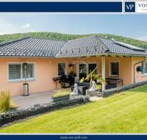 Moderner Bungalow mit großem Grundstück, vielseitiger Scheune und hochwertiger Ausstattung - Jüchsen