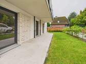 Terrasse und Vorgarten - 3 Zimmer Etagenwohnung zum Kaufen in Lübeck